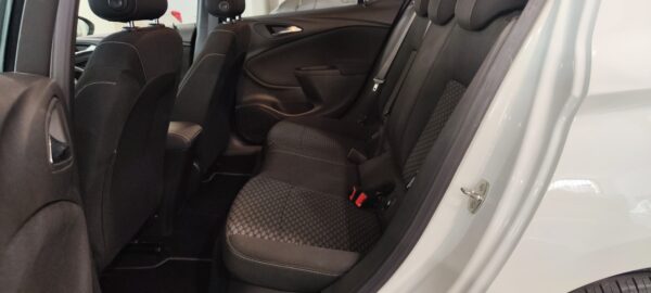 Opel Astra Selective Business 1.6 CDTi 110 CV 6vel 2018 5ptas - Imagen 5