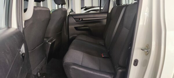 Toyota Hilux GX Doble Cabina 2.4 D 150cv 6vel 2017 - Imagen 11