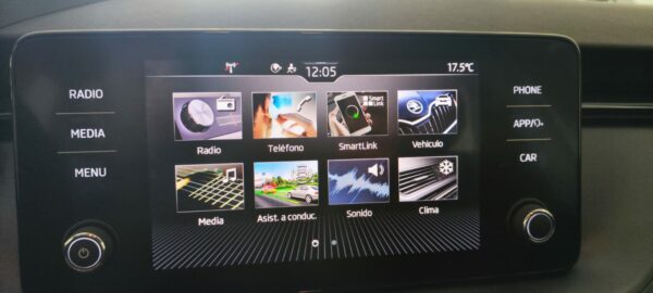 SKODA KAMIQ 1.0 TSI 81kW 110CV DSG Ambition 110 cv de 2021 - Imagen 2