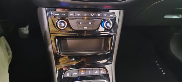 Opel Astra Dynamic 1.6 CDTi 110 CV 6vel  Abril 2019 con 129.800 Km - Imagen 2