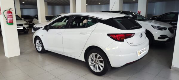 Opel Astra Dynamic 1.6 CDTi 110 CV 6vel  Abril 2019 con 129.800 Km - Imagen 7