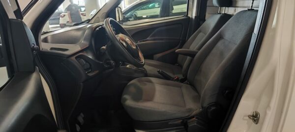 FIAT Doblò Cargo SX L1H1 1.6 Multijet 105CV 6VEL - Imagen 2